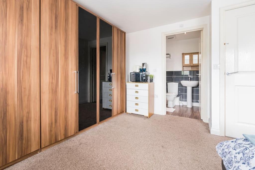 En-Suit Room With Free Dedicated Parking แมนเชสเตอร์ ภายนอก รูปภาพ